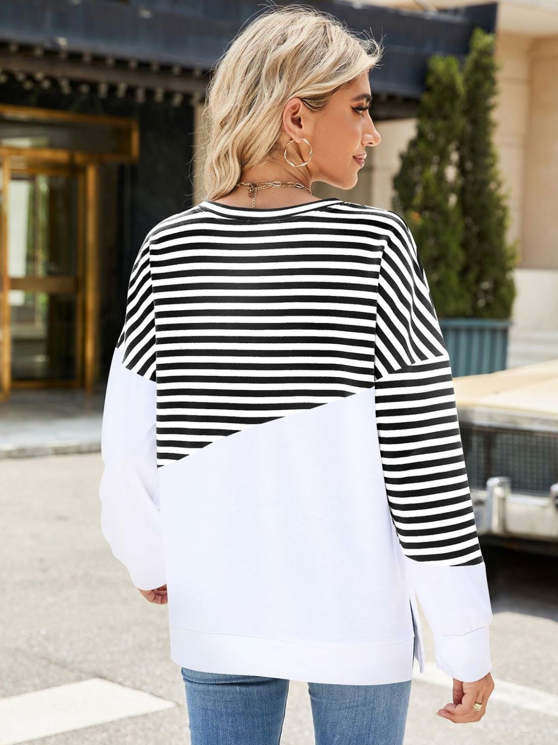 Slit Contrast Striped Long Sleeve Sweatshirt